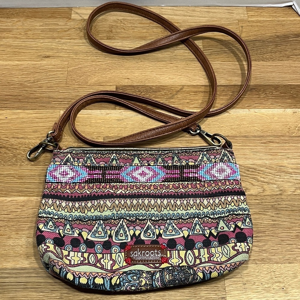 Sakroots Colorful Beaded Boho
Crossbody Bag Purse w/ Brass & Faux Leather Trim